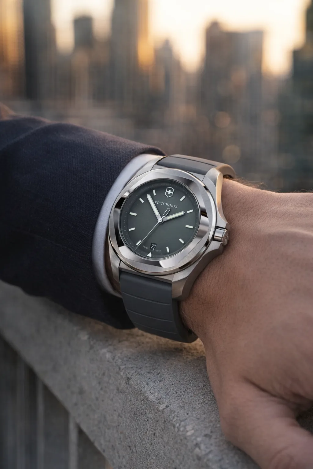 Concept One Solar prata no pulso
