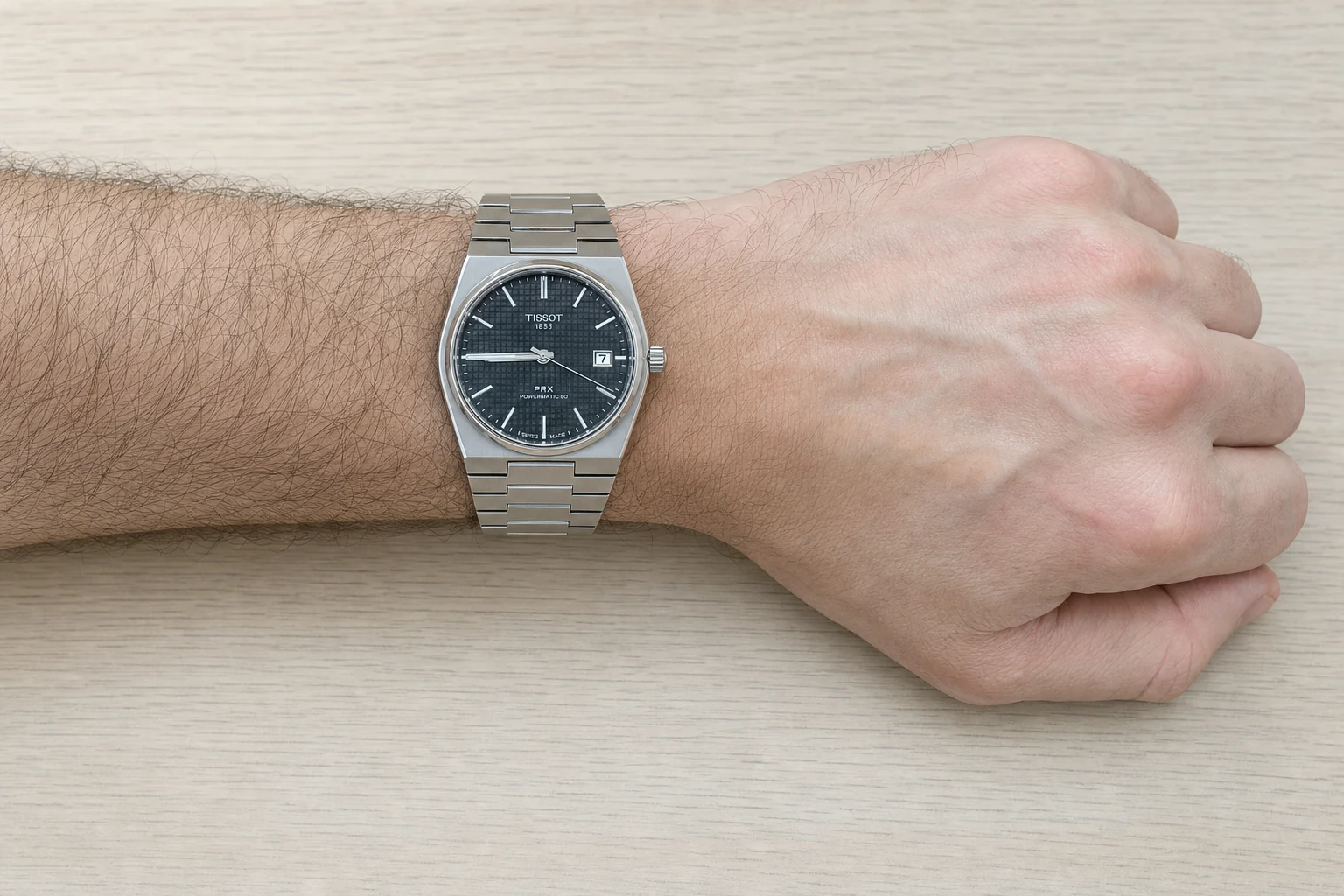 Tissot PRX Powermatic 80 no pulso